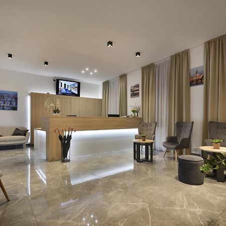 Prague Season Hotel ภายนอก รูปภาพ