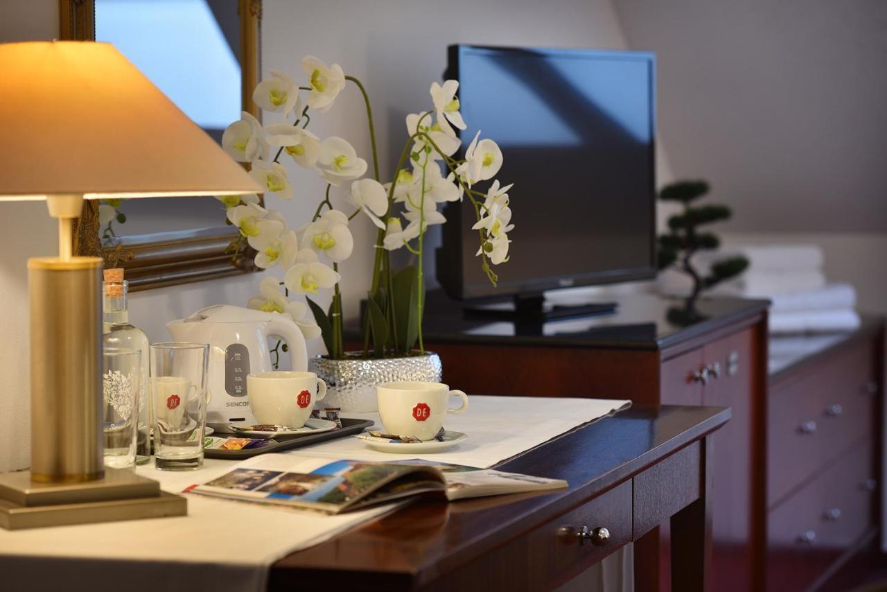 Prague Season Hotel ภายนอก รูปภาพ