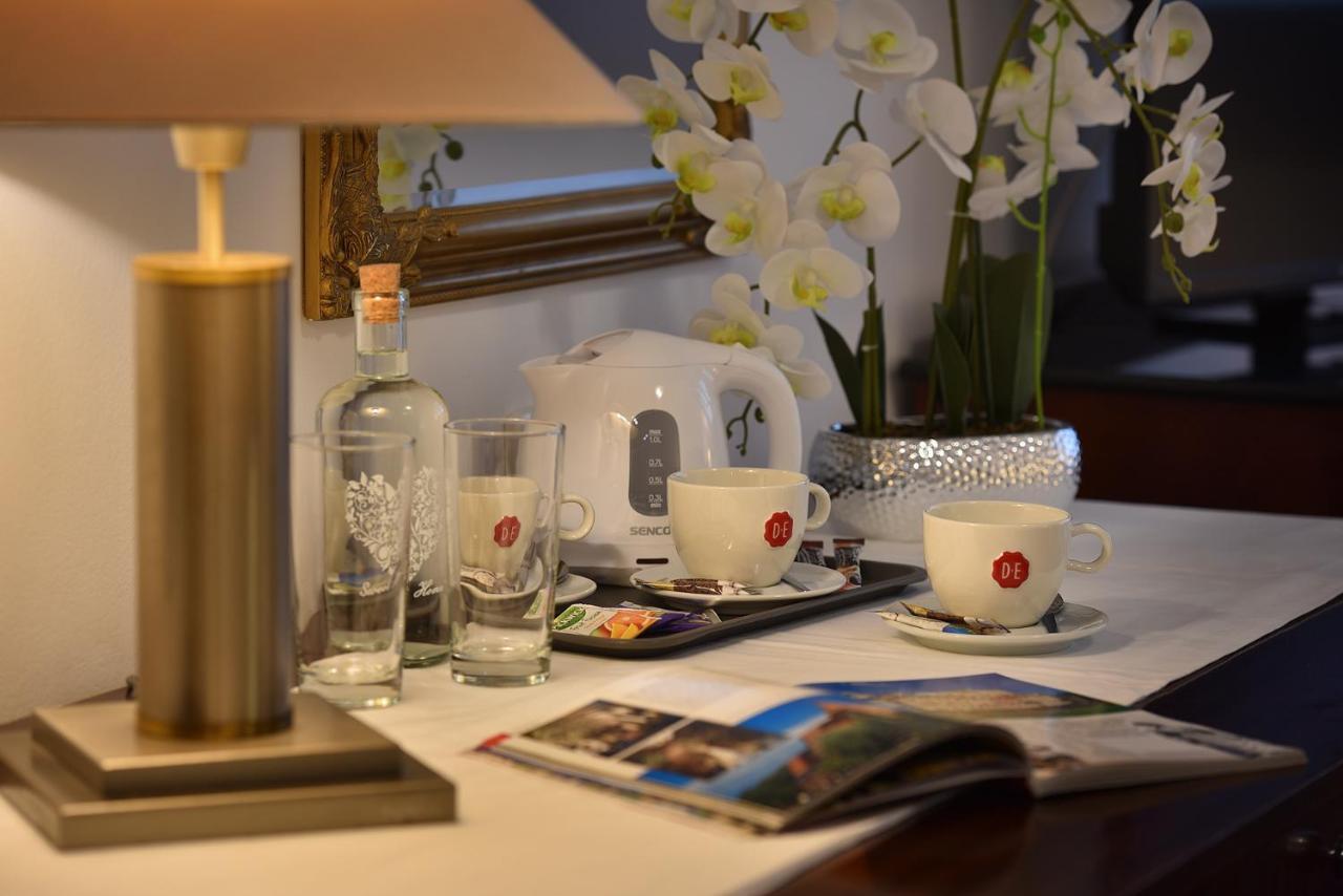 Prague Season Hotel ภายนอก รูปภาพ