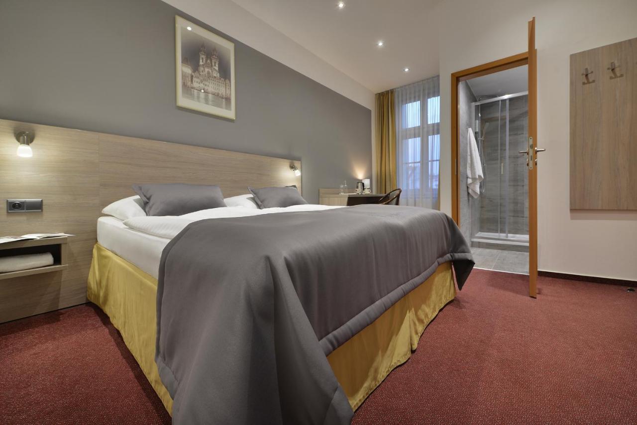 Prague Season Hotel ภายนอก รูปภาพ