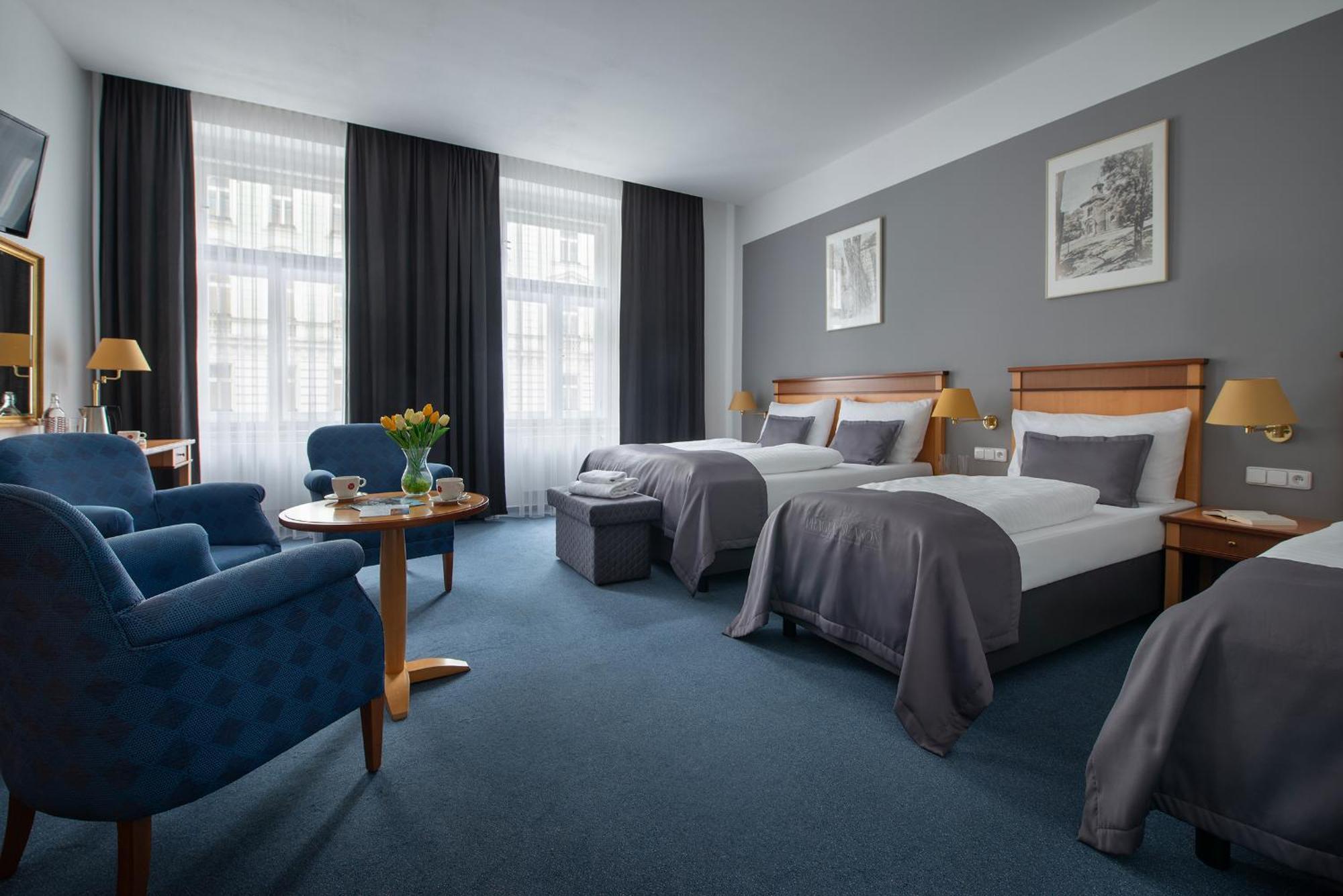 Prague Season Hotel ภายนอก รูปภาพ