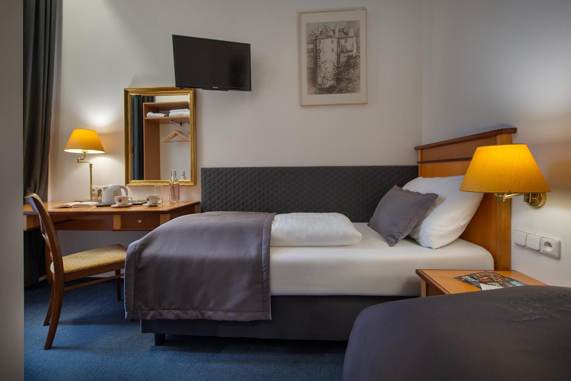 Prague Season Hotel ภายนอก รูปภาพ
