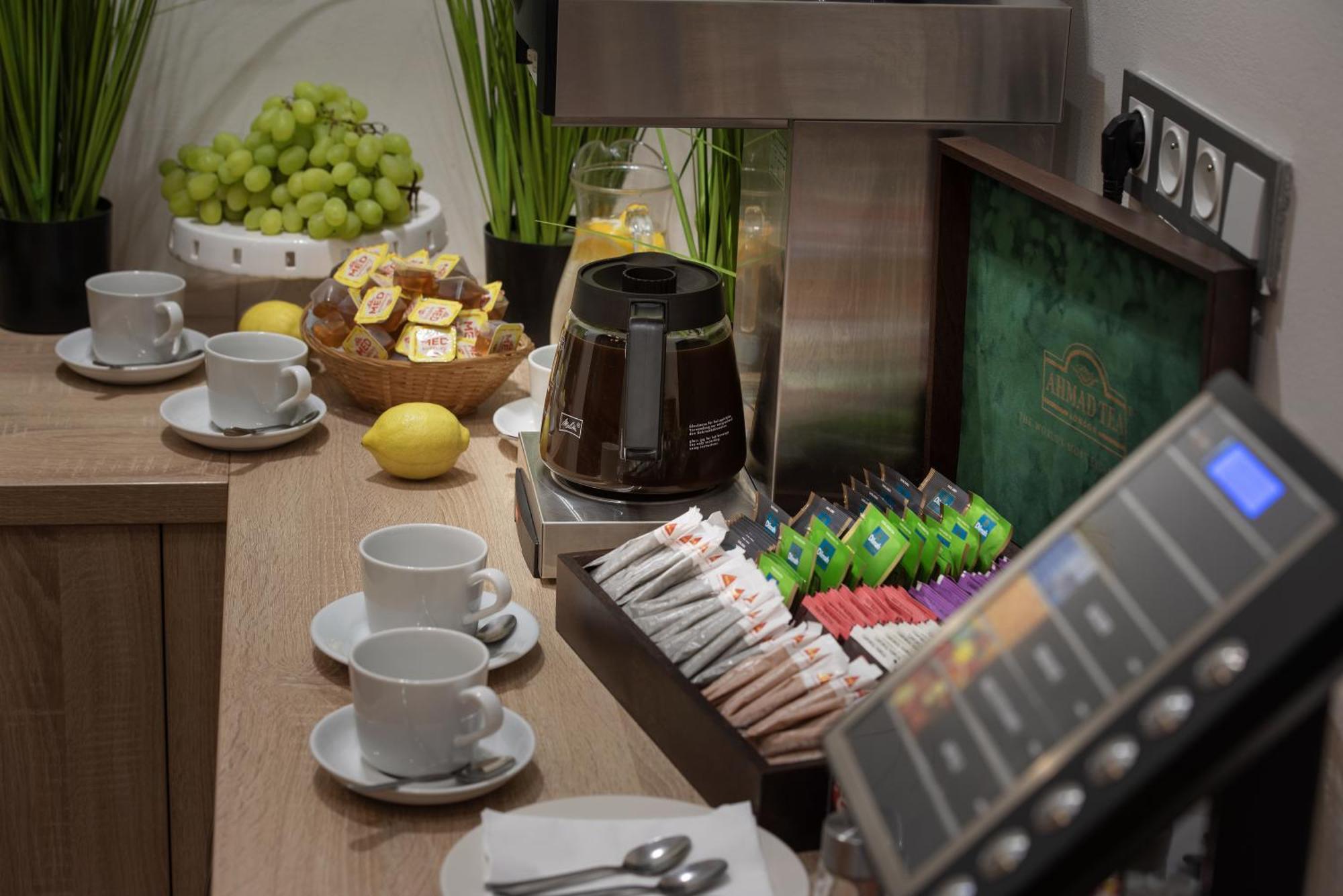 Prague Season Hotel ภายนอก รูปภาพ