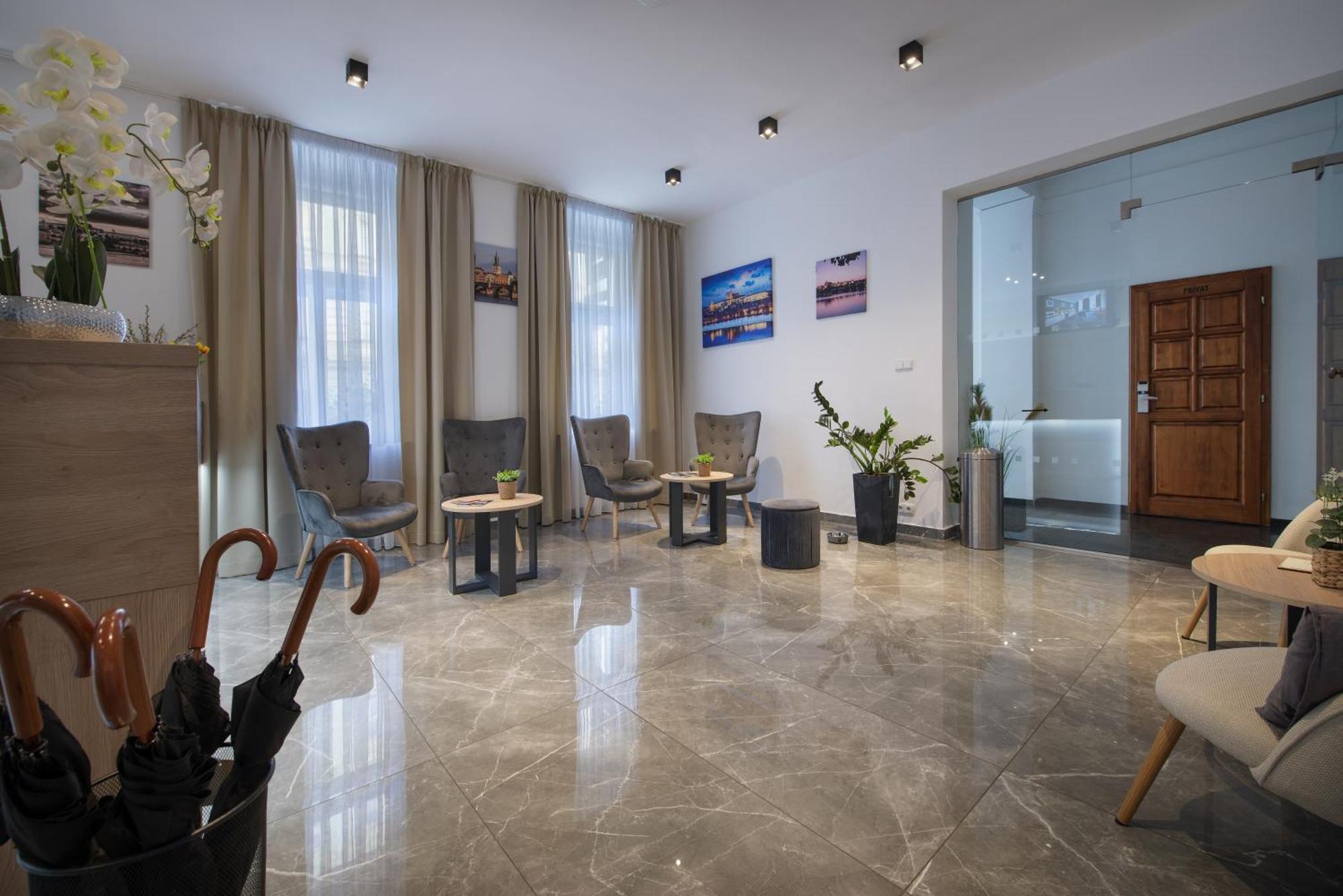 Prague Season Hotel ภายนอก รูปภาพ